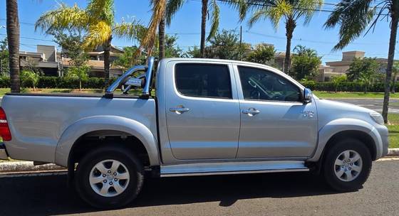 TOYOTA HILUX 2.7 SRV 4X2 CD 16V FLEX 4P AUTOMÁTICO